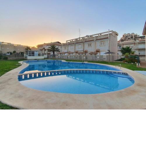 2 Piscinas con Parking - Ideal Vacaciones