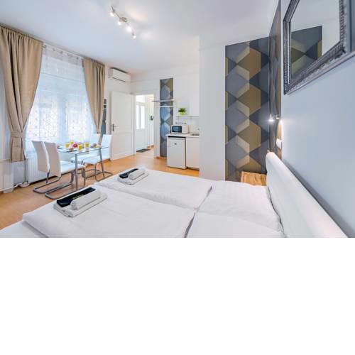 2 room apartment in the center