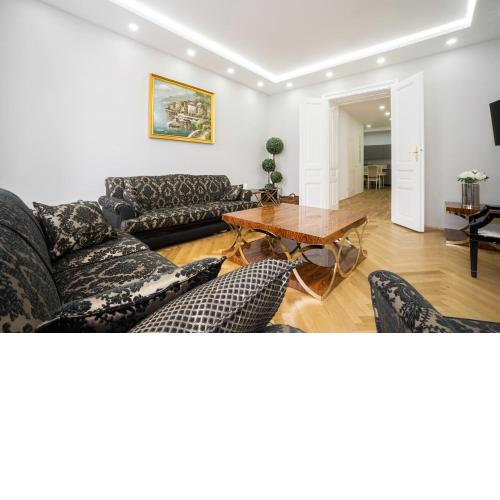 2 room apt with a balcony - 2 min to Michelbeuern AKH