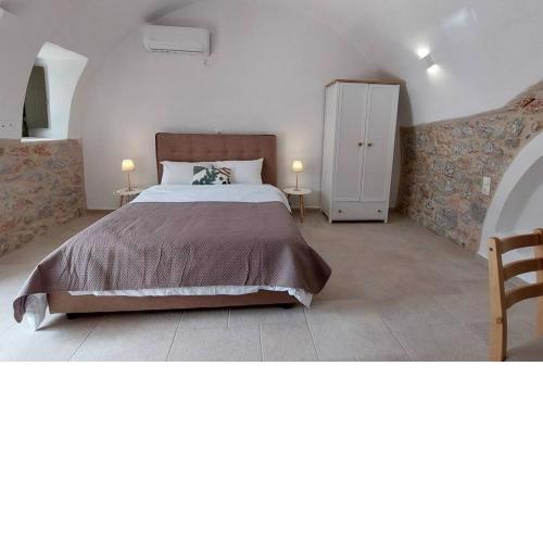 200 year old 'Kamara Suite' with private garden
