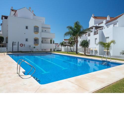 2060-Newly furnished 2 bedrooms apt with golf