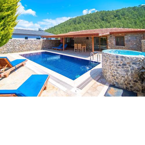 2+1 İç ve dış jakuzili villa