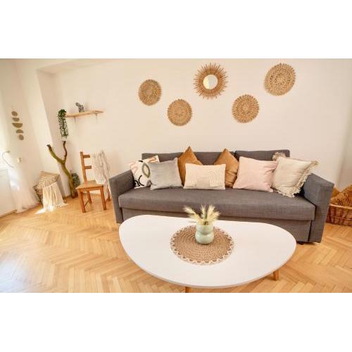 212 - Boho home in PRAGUE next to city center 5 minutes to Wenceslas Square