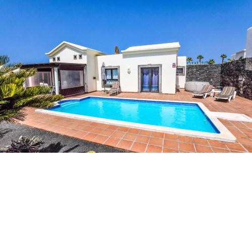 216 - Villa Helena by Villas Now Ltd