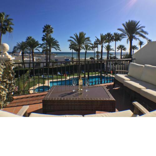 2204-Luxury apt on the beach,new,on duquesa port!
