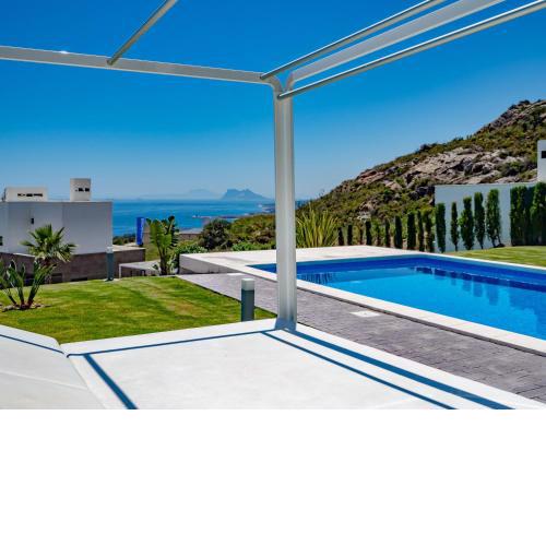 2254-Luxury villa with private pool and seaview