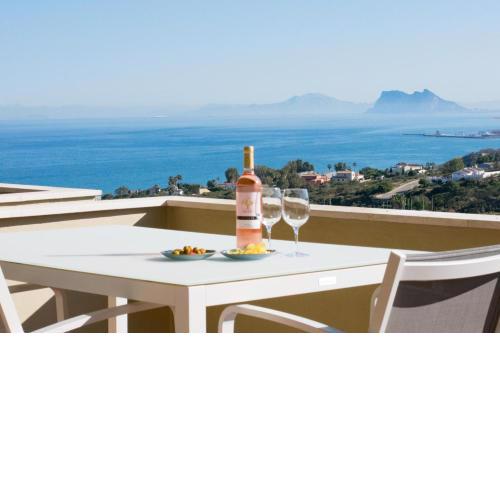 2285 Superb 3 bedrooms and seaview-Rock Bay I