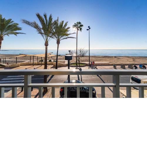 25-Modern Apartment in Paseo Maritimo, Fuengirola!