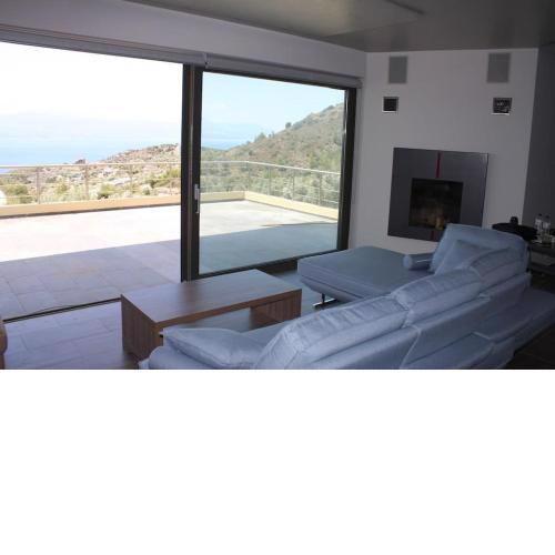 260sqm villa in Loutraki with a sea view