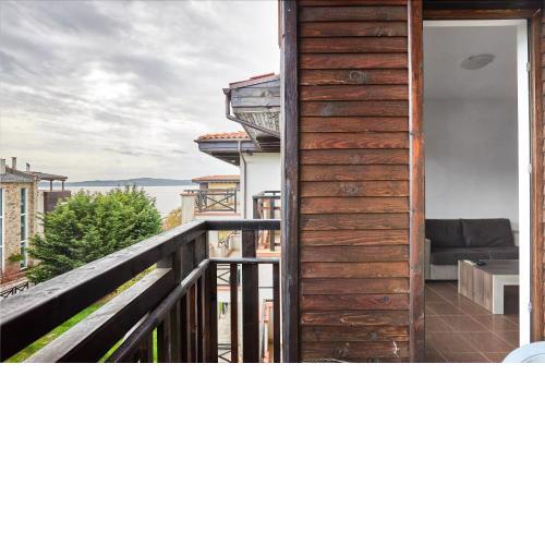 2BD Flat with Balcony near Gradina beach