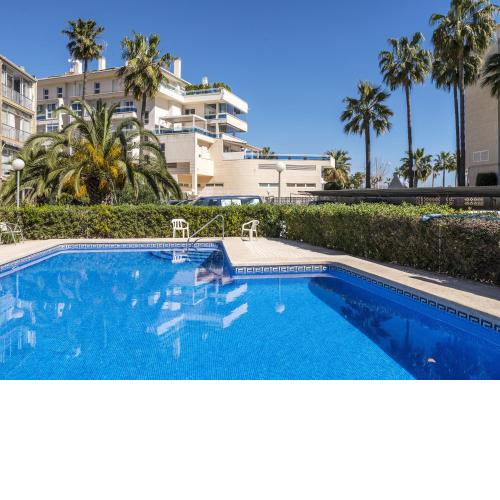 2BR Apt at the Beach Pool Parking