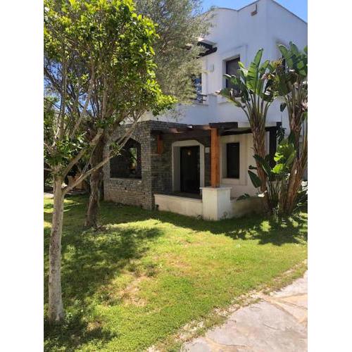 2BR CENTRAL HOME with Olympic Pool IN TURKBUKU