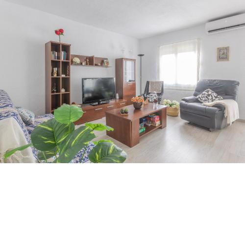 2BR Flat - AirCon - 5 min walk to Benidorm Beach