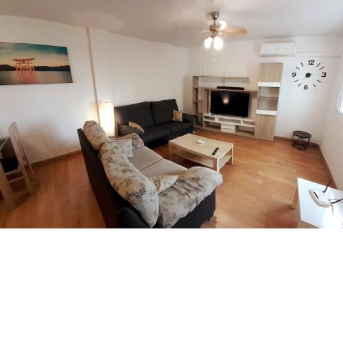 2F Apto Moderno 80m 2 dorm 4 huéspedes WIFI Aire Acond