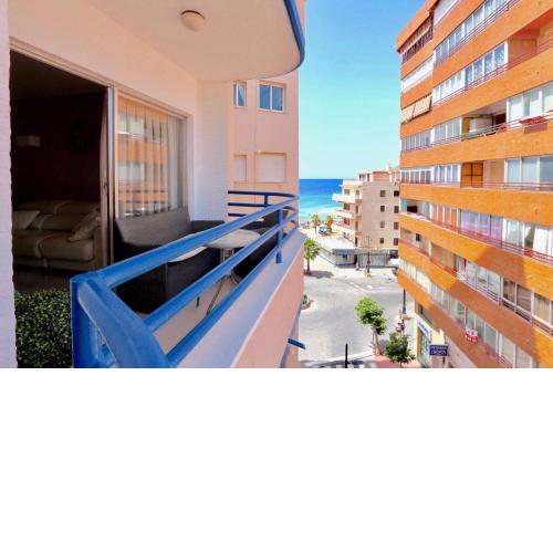 3- bedroom apartment in the centre of Calpe with nice living room, 1 bathroom.