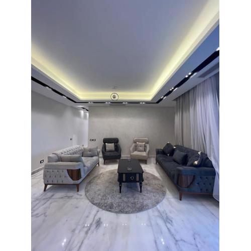 شقه في الشيخ زايد بيفرلي هيلز 3 غرف 3 حمام فرش فندقي. Apartment in Sheikh Zayed, Beverly Hills, 3 rooms, 3 bathrooms, hotel furniture