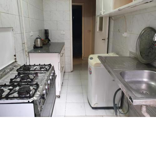 شقه 3 غرفه نوم 4 سرير 2 حمام ميدان مصدق الدقي