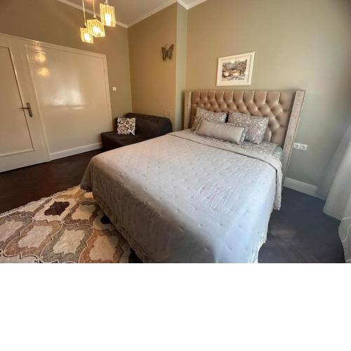 3 BDR - Top Center Artistic Apartment - 115 m2