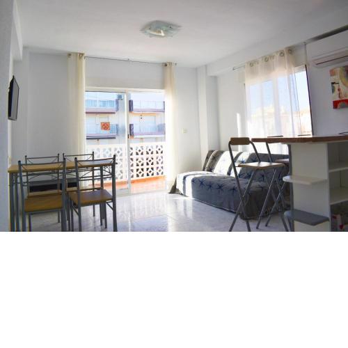 3-Bed Apartment 100M from Beach!