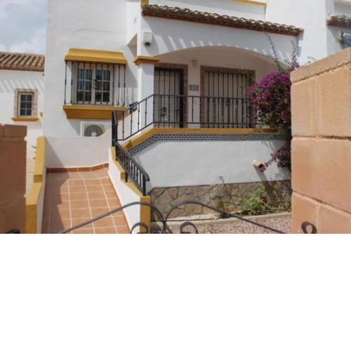 3 Bed Townhouse Overlooking Com Pool LD314