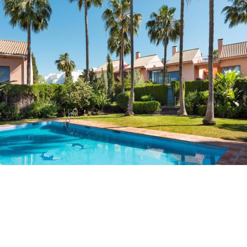 3 bed townhouse with garden & terraces in Sun & Golf Nueva Andalucia