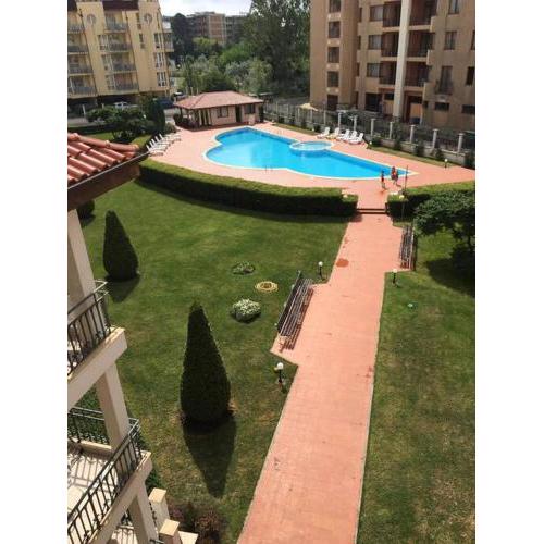 3 Bedroom Apt with Pool Views