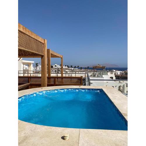 3-bedroom with jacuzzi on the roof - Sea View