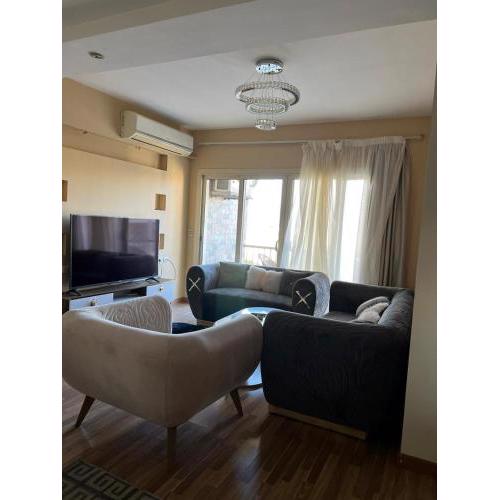 3 bedrooms apartment in sheik zayed