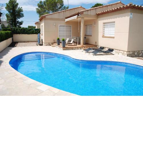 3 bedrooms house at Les Tres Cales 800 m away from the beach with private pool enclosed garden and wifi