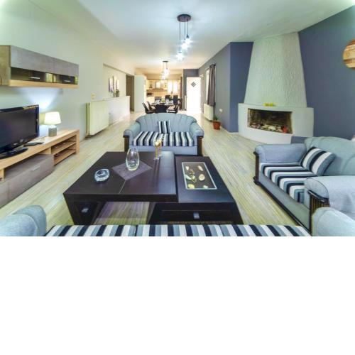 3 bedrooms house with enclosed garden and wifi at Πηγιανος Κάμπος 1 km away from the beach