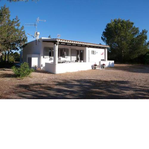 3 bedrooms house with enclosed garden at Formentera 5 km away from the beach
