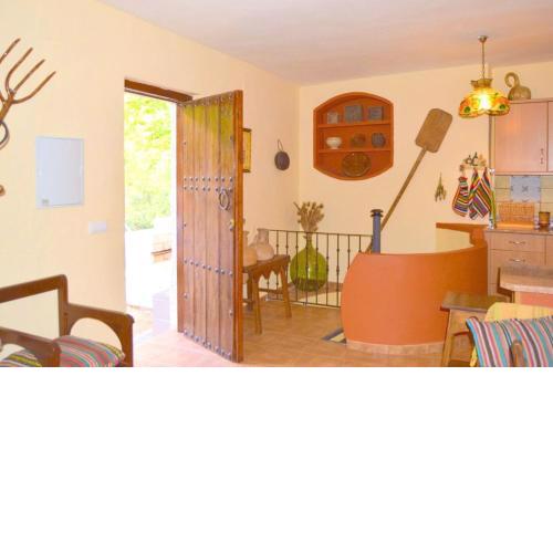 3 bedrooms house with enclosed garden at Siles