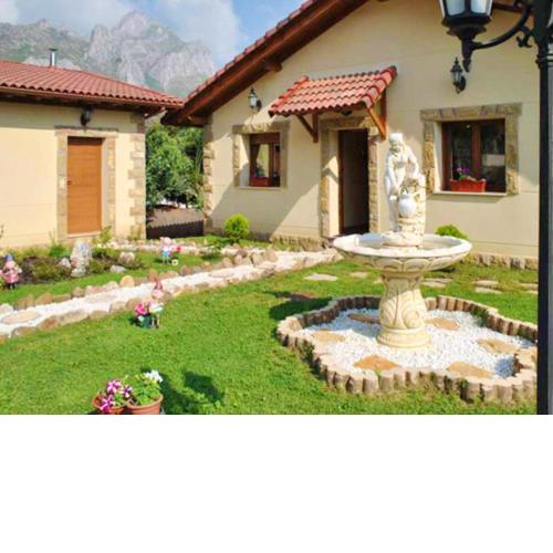 3 bedrooms house with enclosed garden at Villamanin