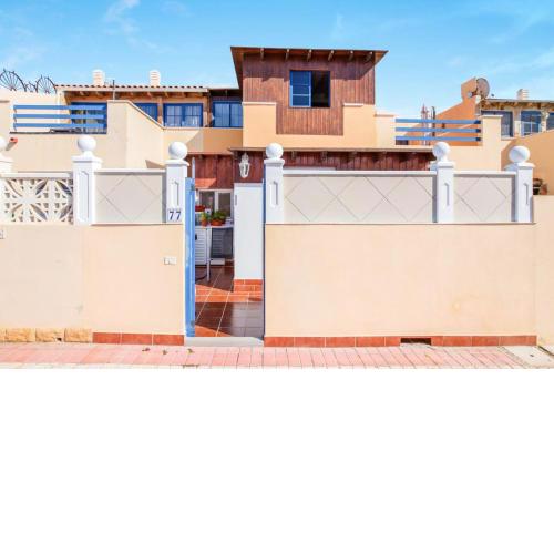 3 bedrooms house with furnished terrace and wifi at Costa Calma 1 km away from the beach