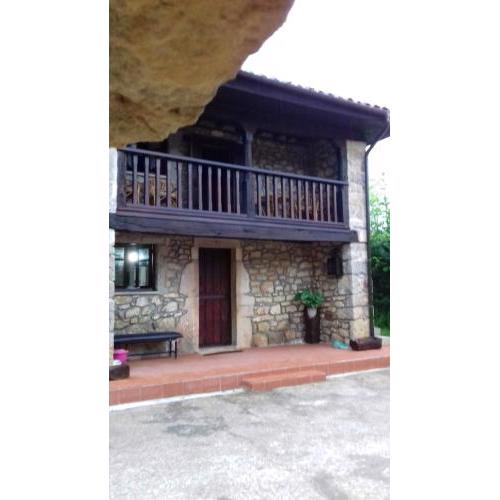 3 bedrooms house with garden at Isongo