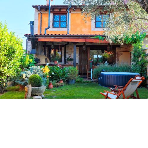 3 bedrooms house with jacuzzi and wifi at Chozas de Abajo