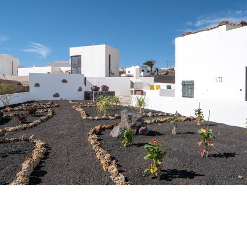 3 bedrooms house with wifi at Tias 8 km away from the beach