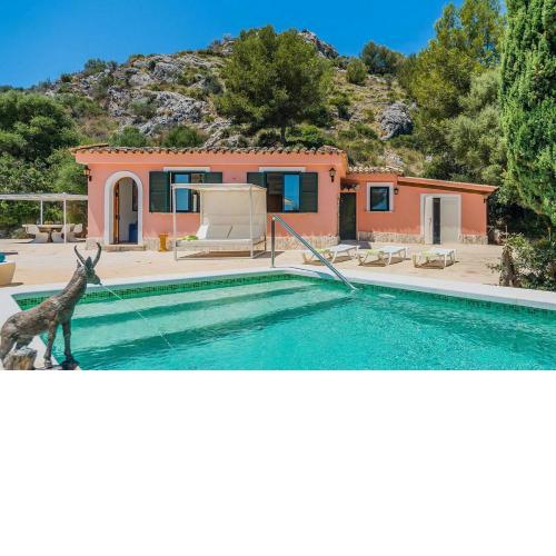 3 bedrooms villa at Port de Pollenca 500 m away from the beach with private pool jacuzzi and garden