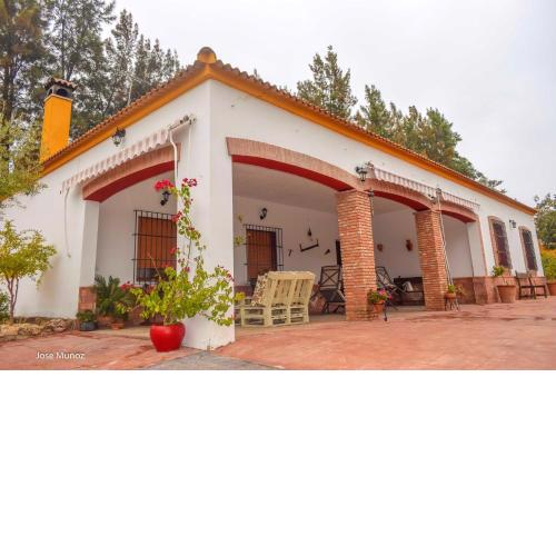 3 bedrooms villa with private pool enclosed garden and wifi at La Vereda