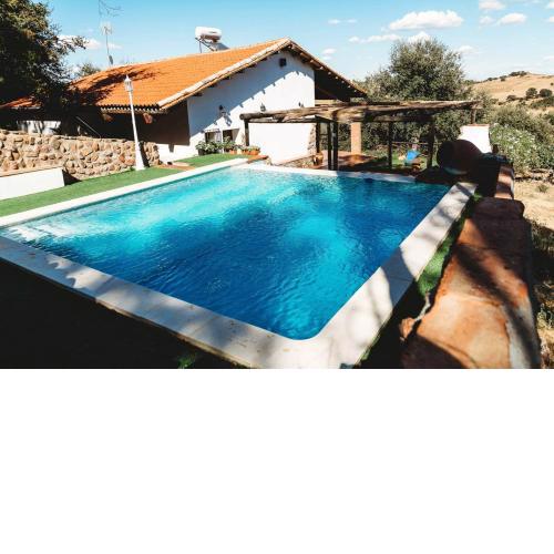 3 bedrooms villa with private pool enclosed garden and wifi at Monesterio