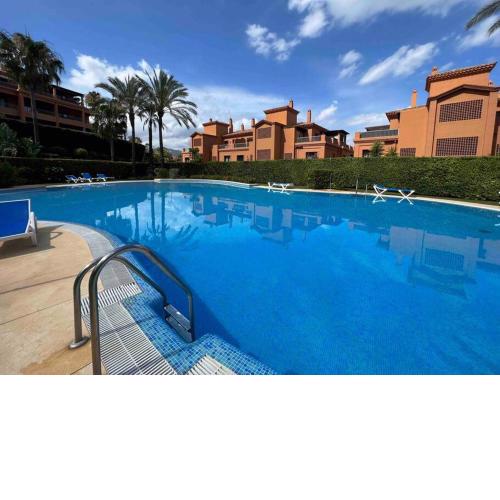 3 BR in a gorgeous complex