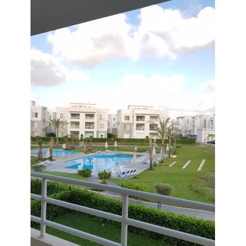3-BR in Amwaj Poolside Retreat
