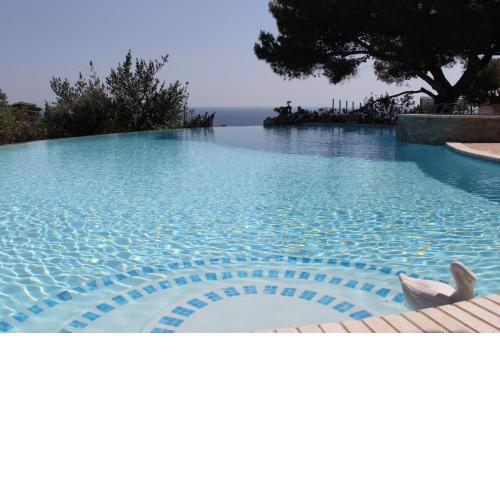 3-house Villa with amazing infinity pool