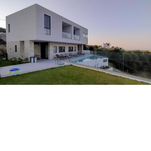3 Pearls Apartments, Cream