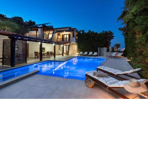 3 Roses Residence