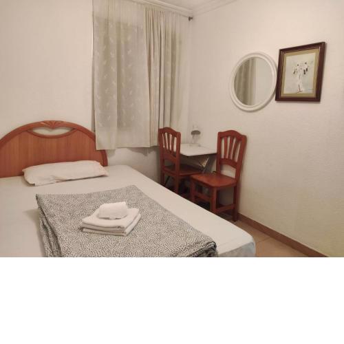 30-3- Бюджетная КОМНАТА в квартире для 2 человека, Alicante