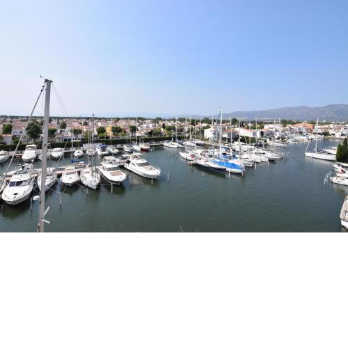 396-Studio Vue Marina