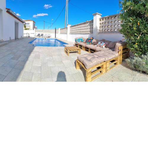 398-casa con piscina privada