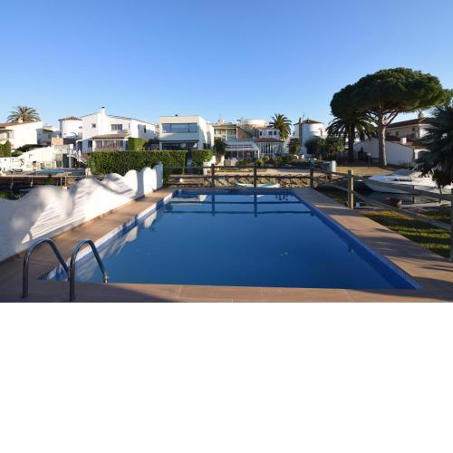 399-Casa moderna con amarre 14m y piscina privada