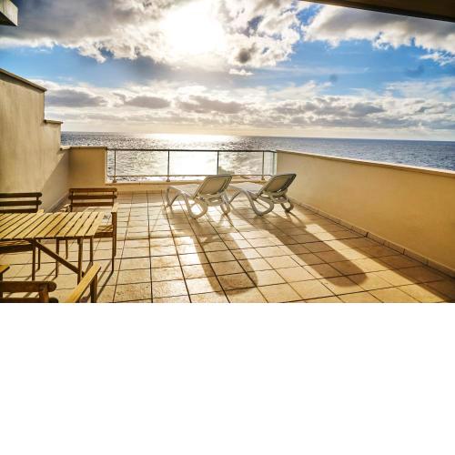 3BDR + 2BATH OCEAN VIEW APARTMENT
